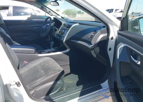 2015 Nissan Altima 2.5 S z USA, uszkodzony, nr VIN 1N4AL3AP8FC279171